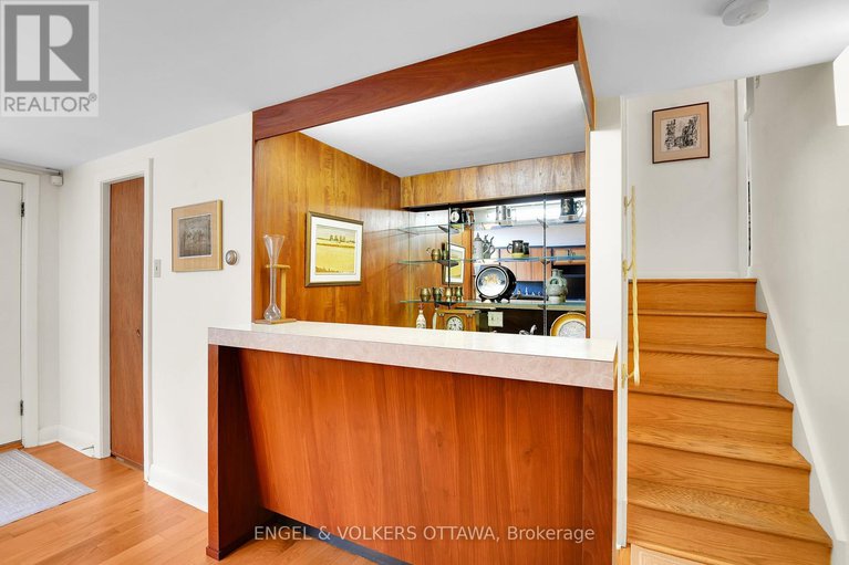 28490167/436-crestview-road/alta-vistafaircrest-heights/ottawa/ontario/K1H5G9_27