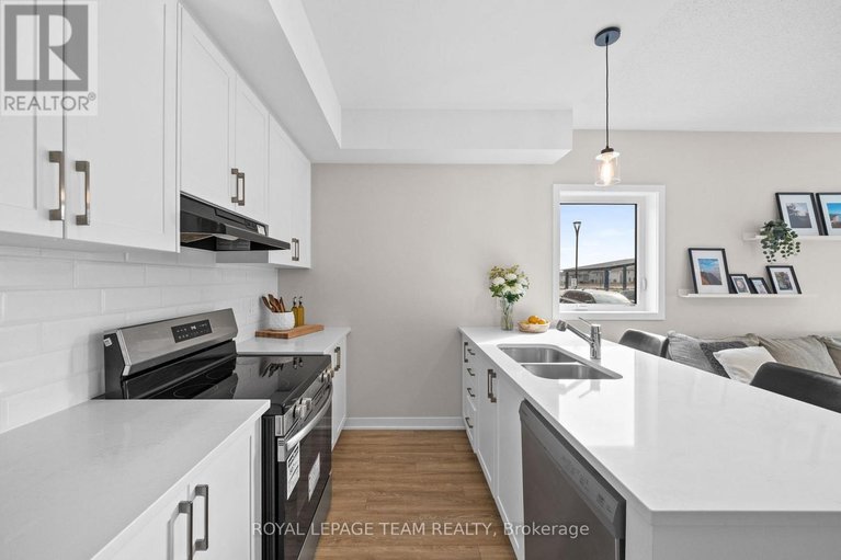 29651652/722-parnian-private/half-moon-bay/ottawa/ontario/K2J4H7_12