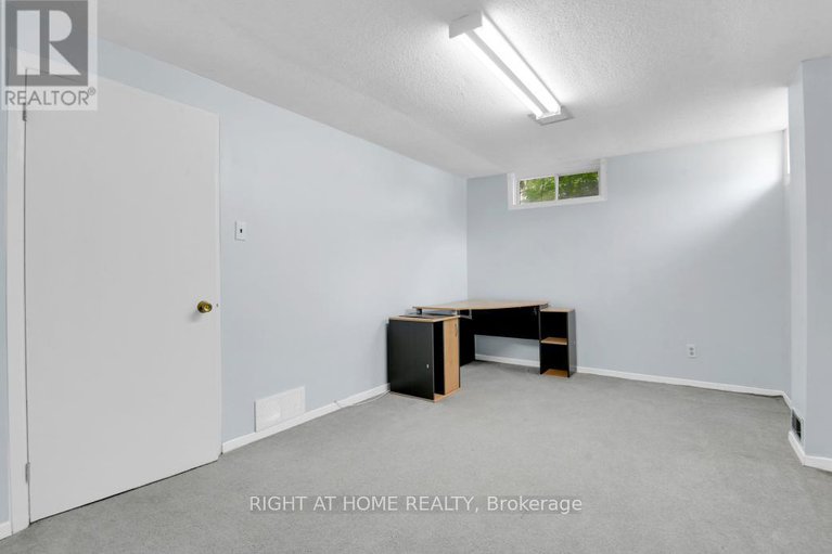 28616090/92-1913-stonehenge-crescent-s/pineview/ottawa/ontario/K1B4N7_29
