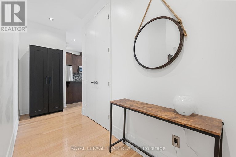 28587284/210-327-breezehill-avenue-s/west-centre-town/ottawa/ontario/K1Y1R6_4
