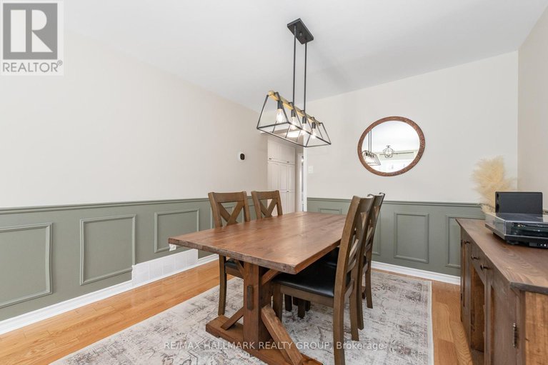 29349068/70-melanie-crescent/glencairnhazeldean/ottawa/ontario/K2L2J8_10