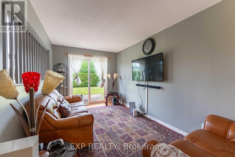 28448593/3379-descotes-circle/town-of-rockland/clarence-rockland/ontario/K4K1A8_7