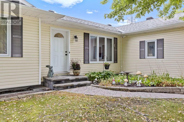 29043215/2248-wallingford-way/north-gower/ottawa/ontario/K0A2T0_2