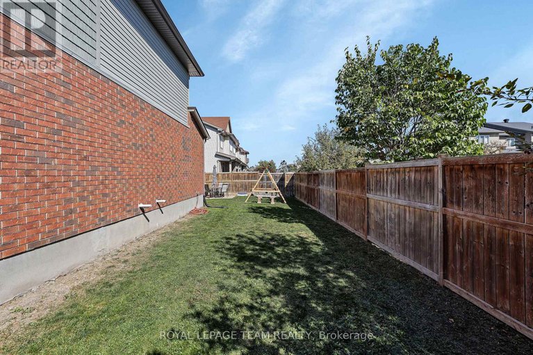 28967262/430-haresfield-court/riverside-southgloucester-glen/ottawa/ontario/K4M0B6_44