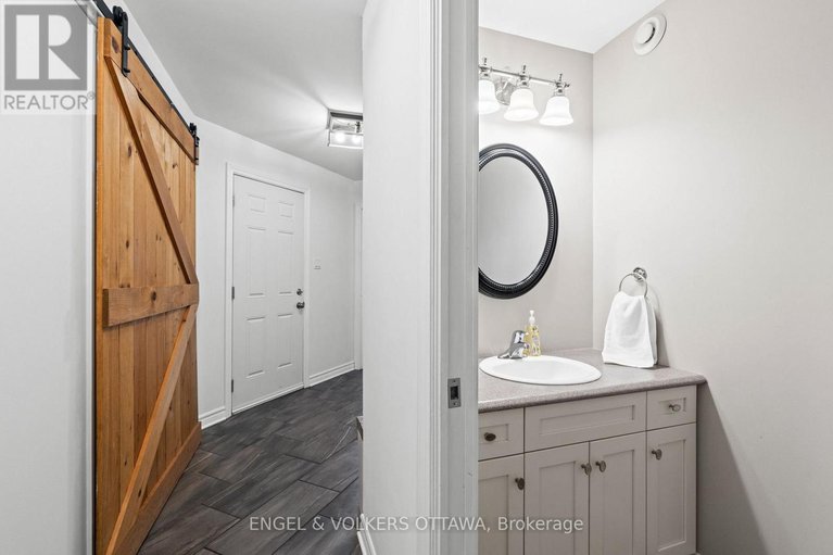 28348542/5567-lombardy-drive/osgoode/ottawa/ontario/K0A2W0_31