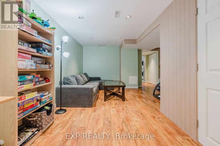 29647556/378-valade-crescent/fallingbrookpineridge/ottawa/ontario/K4A2V8_39