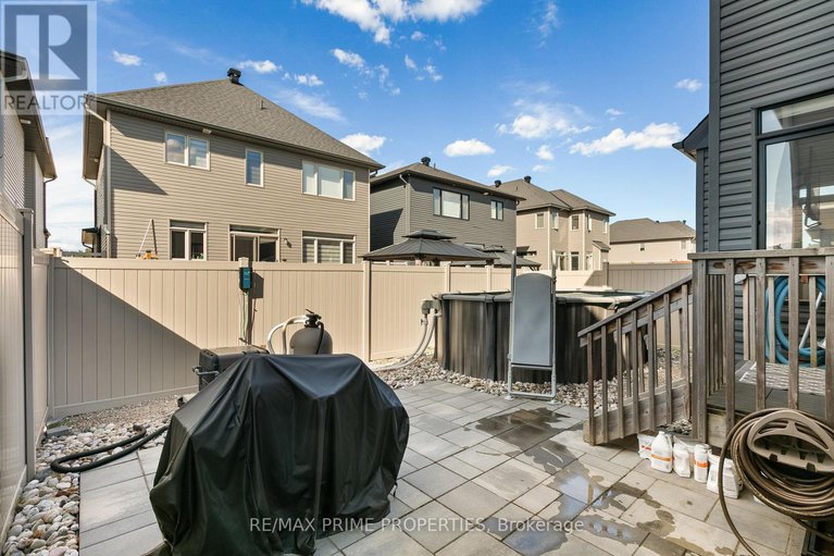 28820804/249-fountainhead-drive/mer-bleuebradley-estatesanderson-park/ottawa/ontario/K1W0H4_46