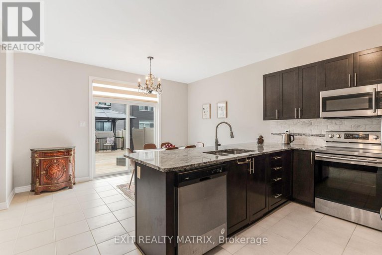 28616703/682-decoeur-drive/avalon-west/ottawa/ontario/K4A1H1_13