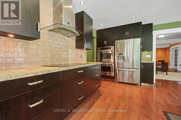 28808789/3-mohawk-crescent/bruce-farmgraham-parkqualicumbellands/ottawa/ontario/K2H7G7_15