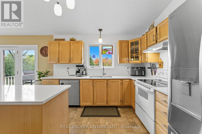 29420694/18-smith-road/north-grenville-twp-kemptville-south/north-grenville/ontario/K0G1T0_18