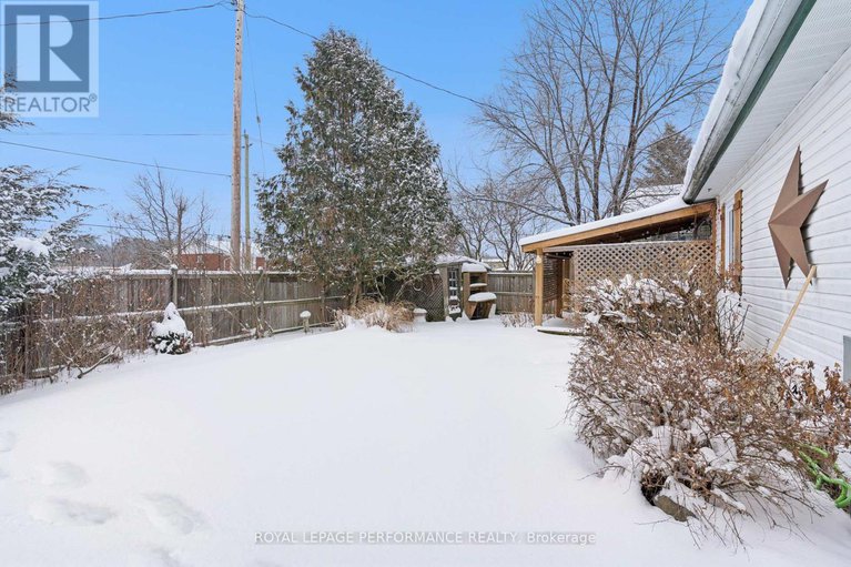 29249711/121-elizabeth-street/pakenham/mississippi-mills/ontario/K0A2X0_36