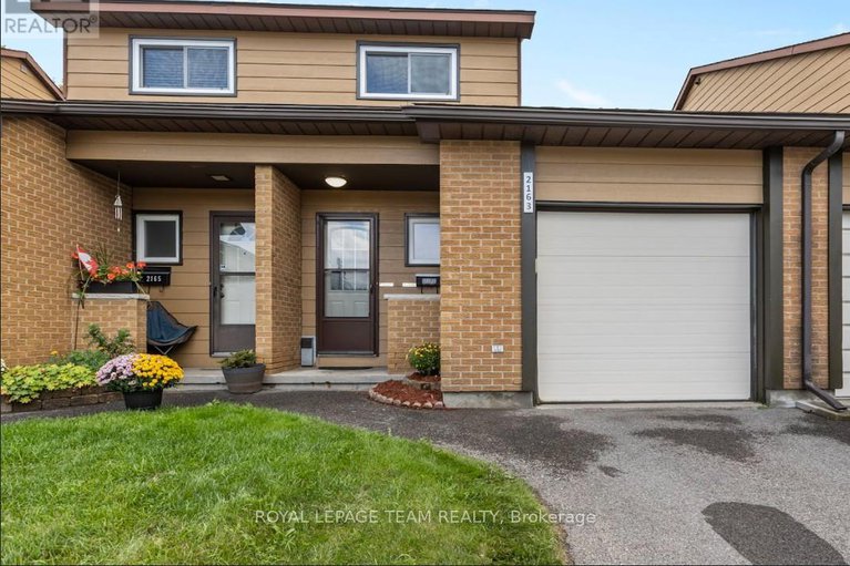 28930339/2163-orient-park-drive/blackburn-hamlet-south/ottawa/ontario/K1B4W1_1