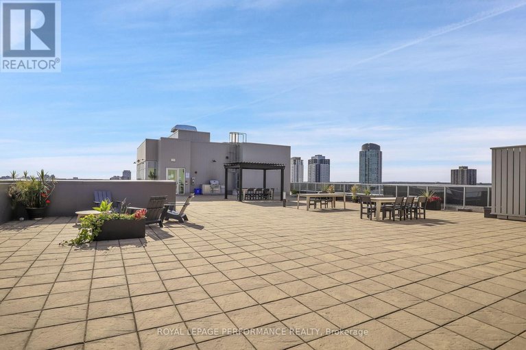 29456392/413-88-richmond-road/westborohampton-park/ottawa/ontario/K1Z0B1_26