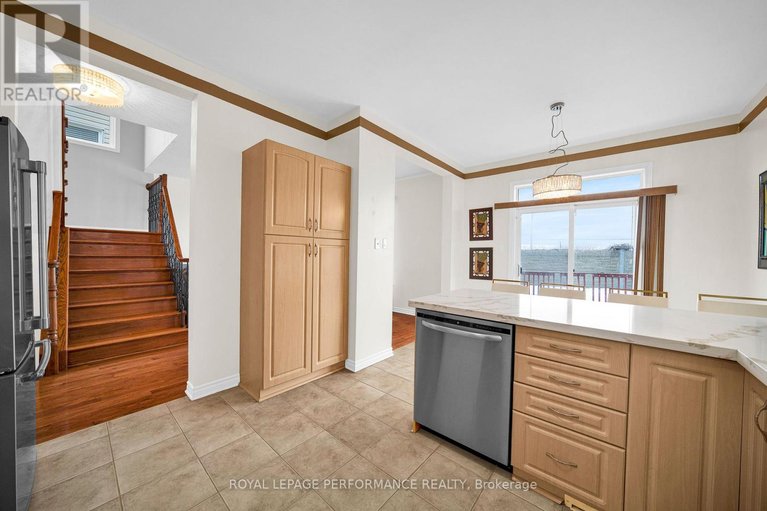 29608041/292-rustic-hills-crescent/springridgeeast-village/ottawa/ontario/K4A5A5_16