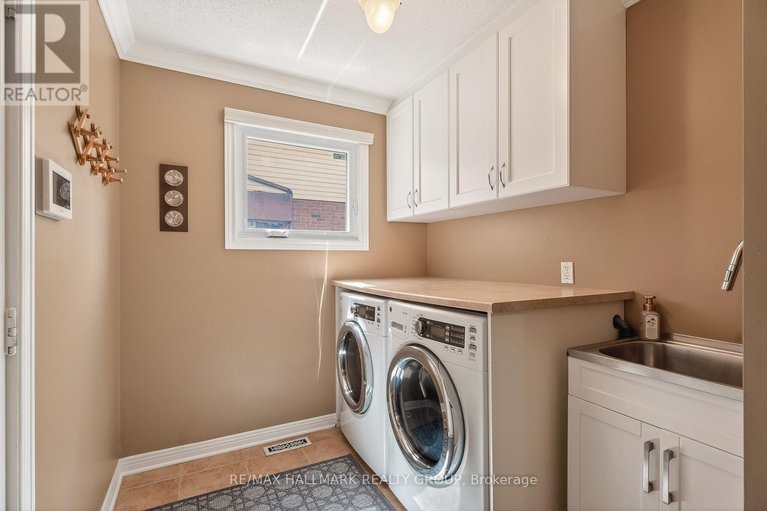 29659276/853-acadian-gardens/convent-glen/ottawa/ontario/K1C2V7_15