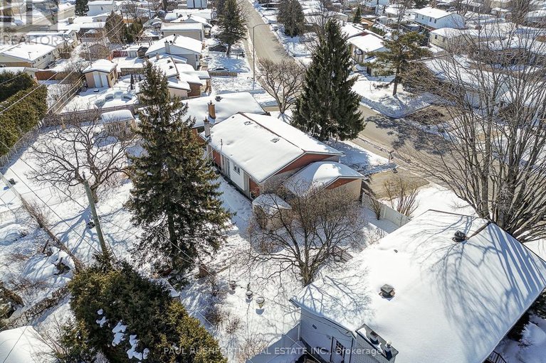 29381934/224-kennedy-lane-w/bilberry-creekqueenswood-heights/ottawa/ontario/K1E1G6_43