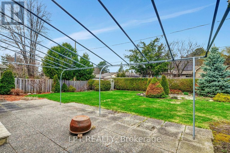 28230942/169-roger-road/faircrest-heights/ottawa/ontario/K1H5C7_41