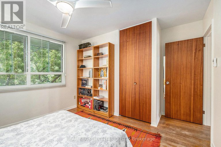 28867748/805-nicholson-avenue/mooneys-bayriverside-park/ottawa/ontario/K1V6N4_19