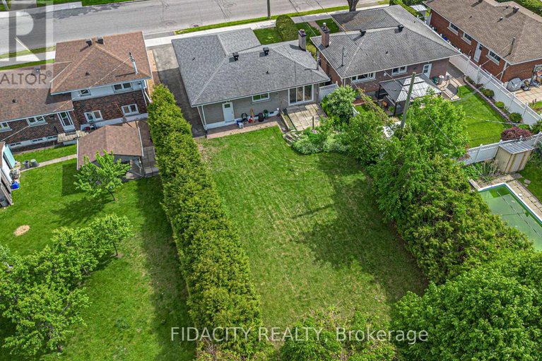 28372915/2147-iris-street/bel-air-park/ottawa/ontario/K2C1B4_2