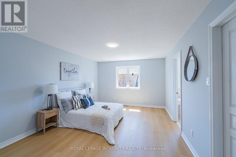 29628152/12-saddlesmith-circle/emerald-meadowstrailwest/ottawa/ontario/K2M2S4_17