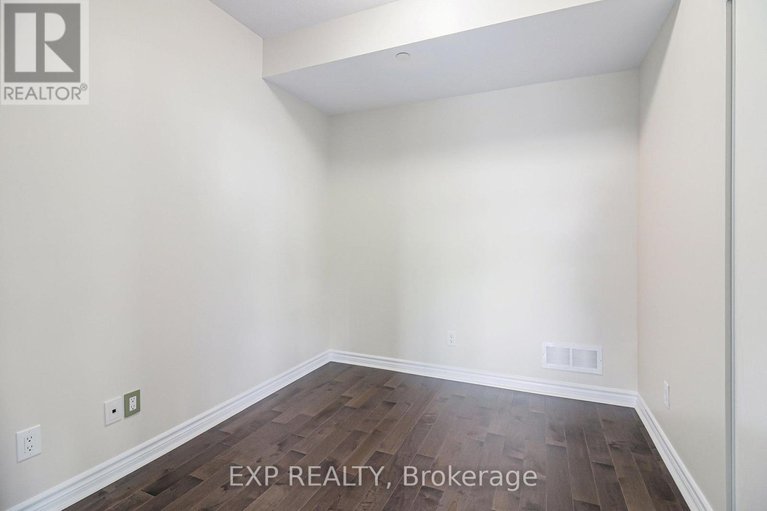 28999305/205-100-montblanc-private/convent-glen-north/ottawa/ontario/K1C0B2_20