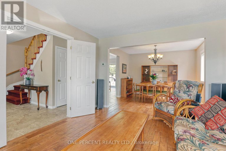 28322814/33-shannondoe-crescent/bridlewood/ottawa/ontario/K2M2H1_8