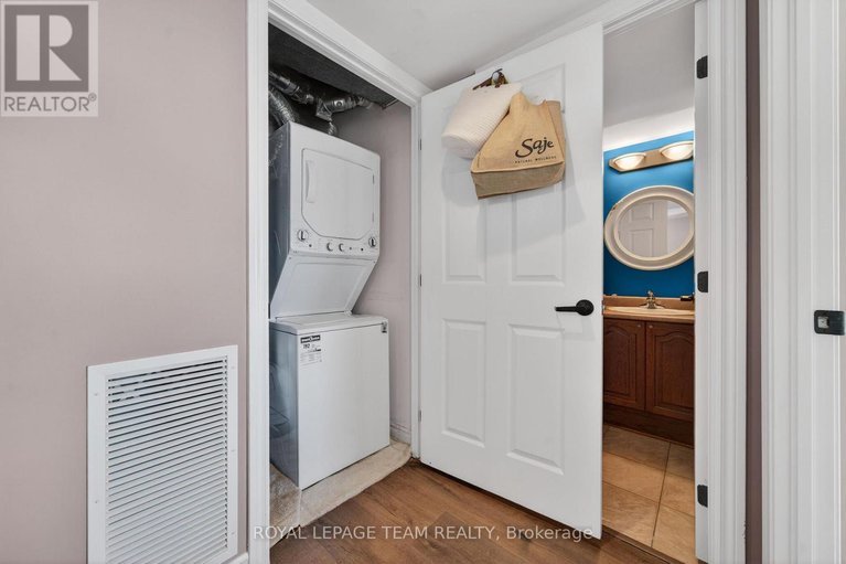 29651493/811-120-grant-carman-drive/mooneys-bayrevelstoke/ottawa/ontario/K2E1C8_35