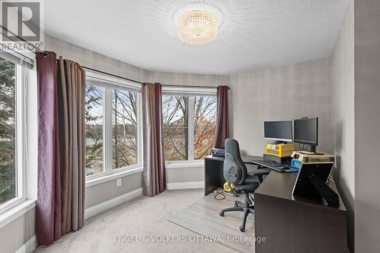29156489/2931-shadow-hill-crescent/upper-hunt-club/ottawa/ontario/K1T3Y9_20