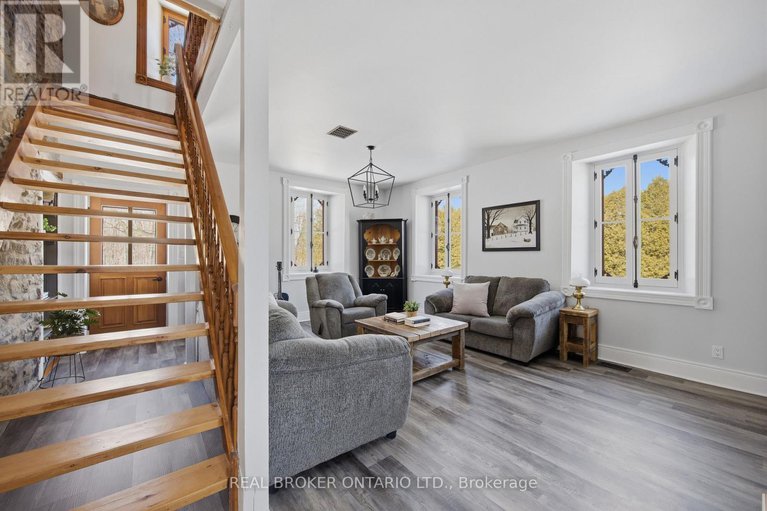 29433673/2090-beach-road/north-grenville-twp-kemptville-south/north-grenville/ontario/K0G1S0_19