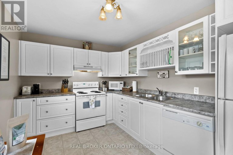 28940713/2486-county-rd-18-concession/kemptville/north-grenville/ontario/K0G1J0_41