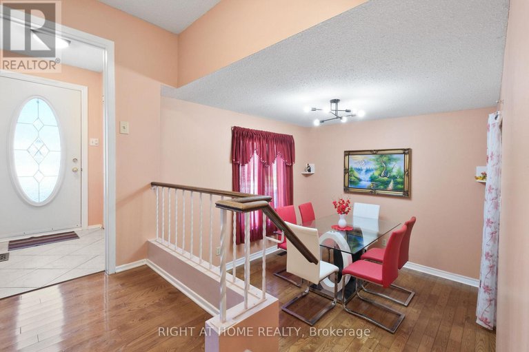 28221078/6104-vineyard-drive/convent-glen/ottawa/ontario/K1C2K2_13