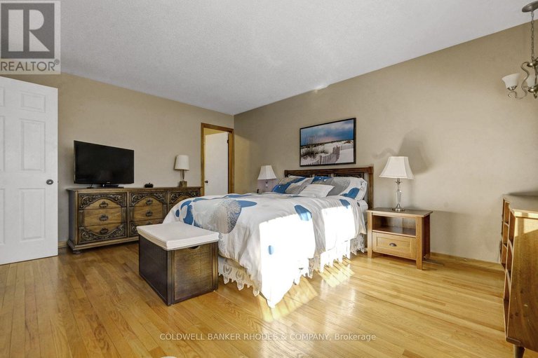 29319583/1550-northdale-street/pineview/ottawa/ontario/K1B4G8_19