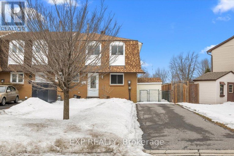 29485103/915-lawnsberry-drive/chatelaine-village/ottawa/ontario/K1E1Y2_2