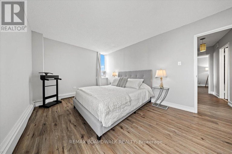 29565539/804-505-st-laurent-boulevard/viscount-alexander-park/ottawa/ontario/K1K3X4_26