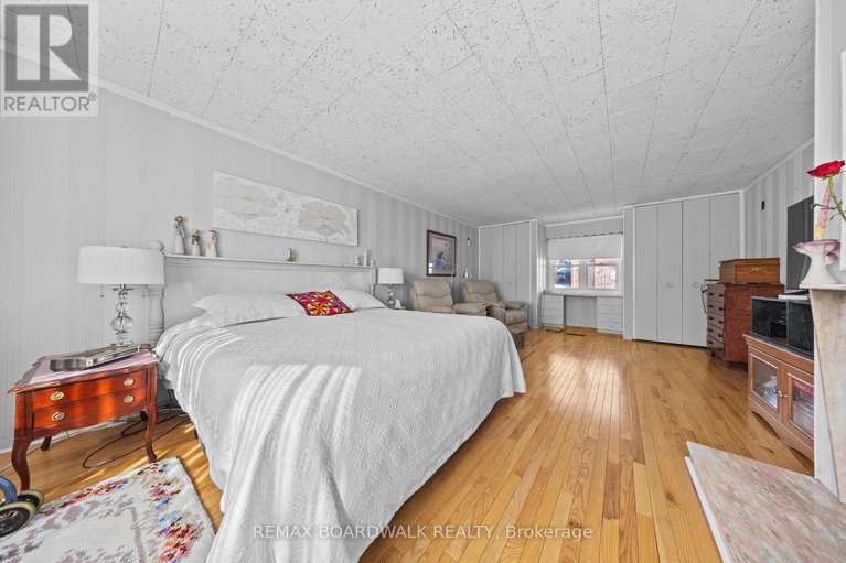 29393366/961-kingsmere-avenue/mckellar-heightsglabar-park/ottawa/ontario/K2A3K3_24