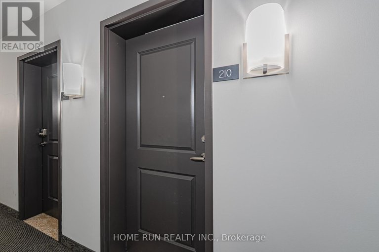 28801243/210-429-kent-street/ottawa-centre/ottawa/ontario/K2P1B5_16