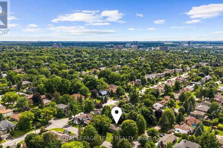 28660553/1952-fairbanks-avenue/alta-vistafaircrest-heights/ottawa/ontario/K1H5Y4_38