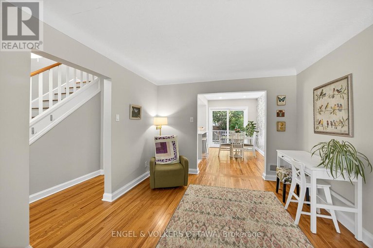 28835292/557-roosevelt-avenue/mckellarhighland/ottawa/ontario/K2A2A2_9