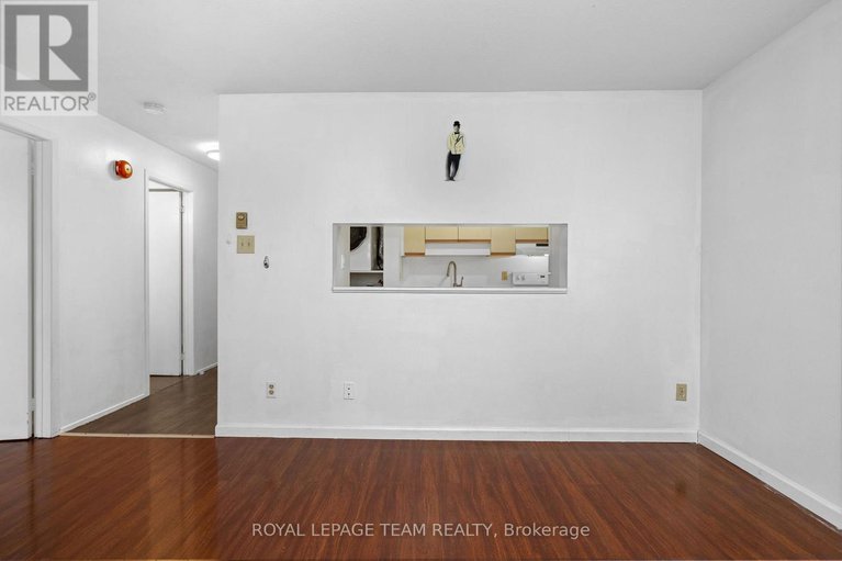 29098666/314-214-viewmount-drive/borden-farmstewart-farmcarleton-heightsparkwood-hills/ottawa/ontario/K2E7X3_9