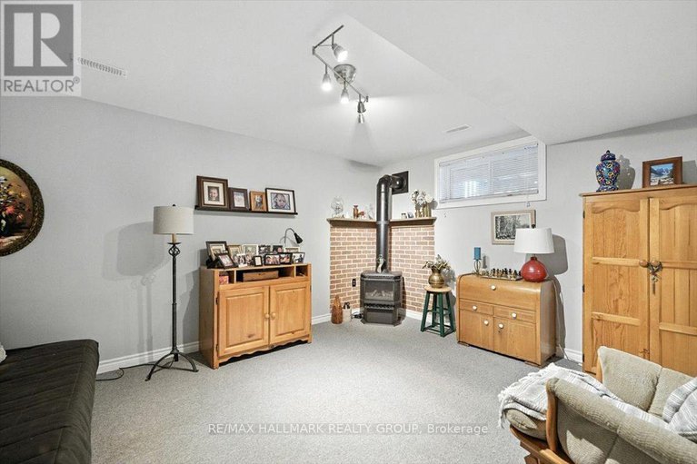 28781614/40-lee-avenue/smiths-falls/smiths-falls/ontario/K7A0A2_22