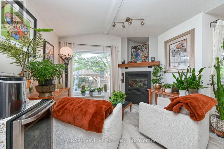 28980767/777-rolling-river-crescent/riverside-southgloucester-glen/ottawa/ontario/K1V1M2_16