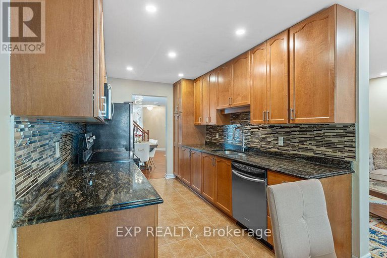 28971340/4085-kelly-farm-drive/blossom-parkkemp-parkfindlay-creek/ottawa/ontario/K1T4J3_23