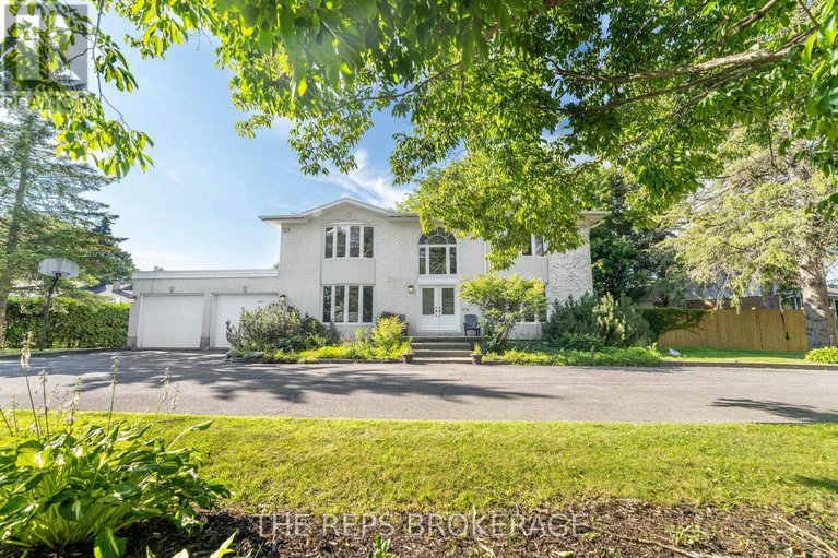 28788760/3062-upper-otterson-place/mooneys-bayrevelstoke/ottawa/ontario/K1V7B6_3