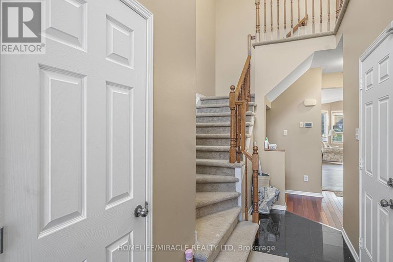 28683775/356-west-ridge-drive/stittsville-south/ottawa/ontario/K2S2G8_10