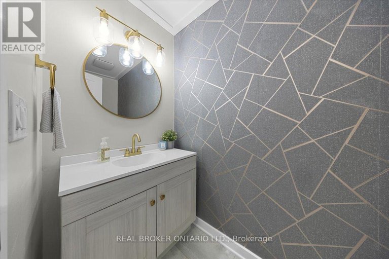 29616177/2049-stonehenge-crescent/pineview/ottawa/ontario/K1B4N7_5