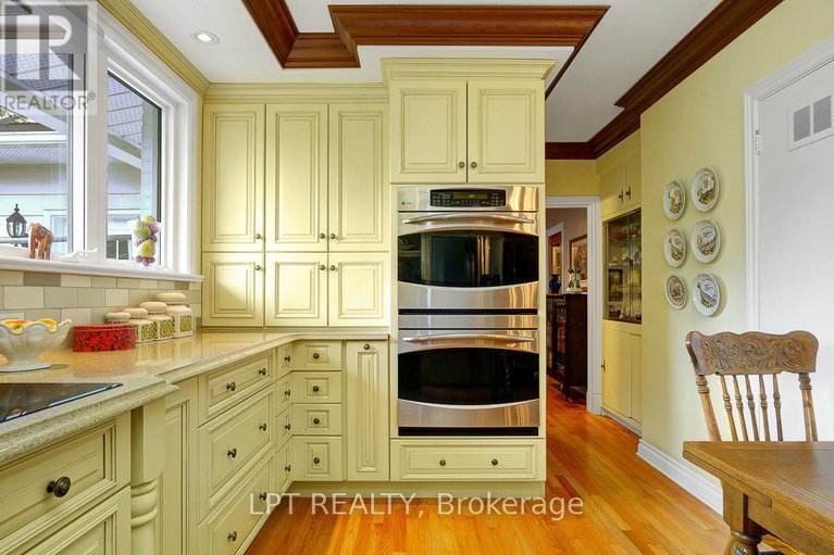 28230942/169-roger-road/faircrest-heights/ottawa/ontario/K1H5C7_18