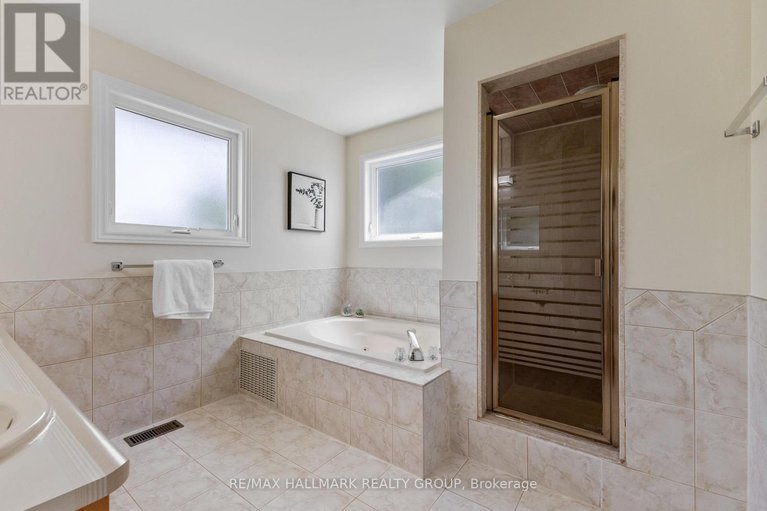 28518231/19-notman-way/hunt-club-park/ottawa/ontario/K1G4P6_23