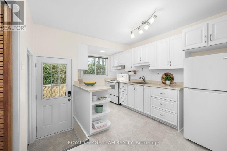 29618912/30-elmsley-crescent/arbeatha-park/ottawa/ontario/K2H6V3_20