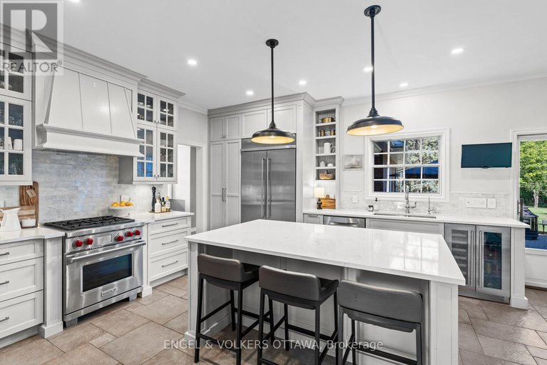 28790851/5557-pettapiece-crescent/manotick-village-manotick-estates/ottawa/ontario/K4M1C5_16