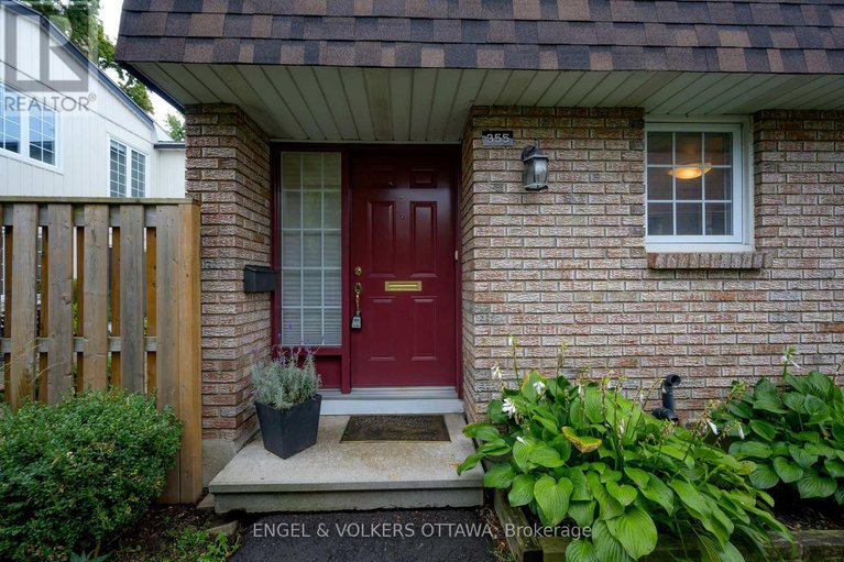 28925521/355-kintyre-private/carleton-square/ottawa/ontario/K2C3M6_1